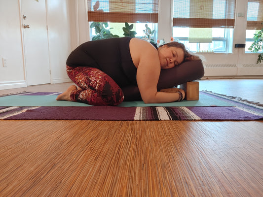 Le yoga : un allié de nos menstruations